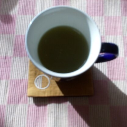 粉末緑茶と三温糖で作りました。とても滑らかで美味しかったです。
しょうがを少し足したら、なお美味しくなりました。